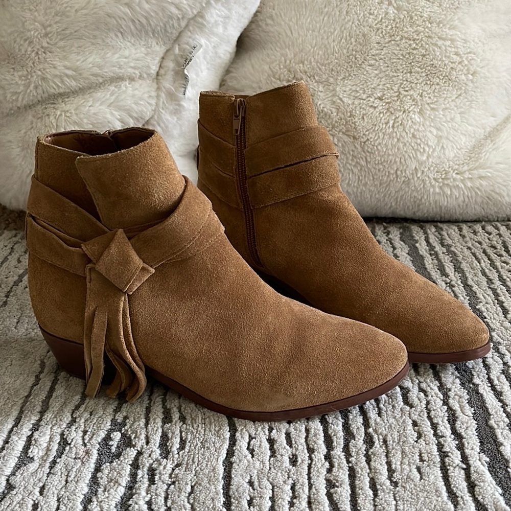 COPY - GUESS boots, low heel, camel, size 8